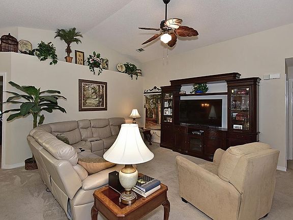 5th image of 1560 Galvin Ave