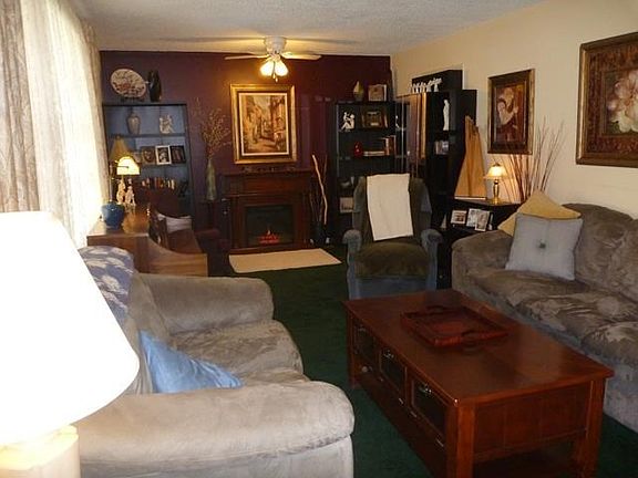 3rd image of 2216 Green Acres Dr