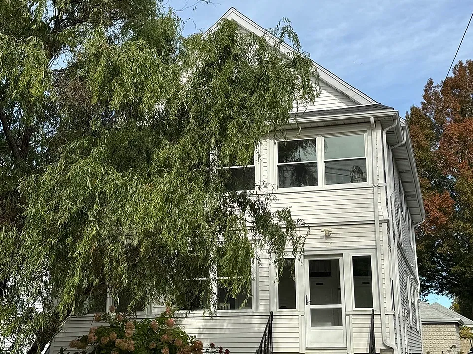 107 Lake St #2