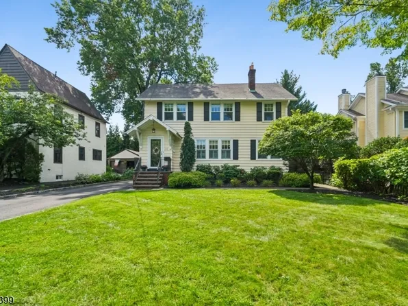 24 Beekman Ter, Summit City, NJ 07901