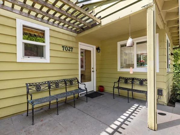 7027 SW 33rd Pl, Portland, OR 97219