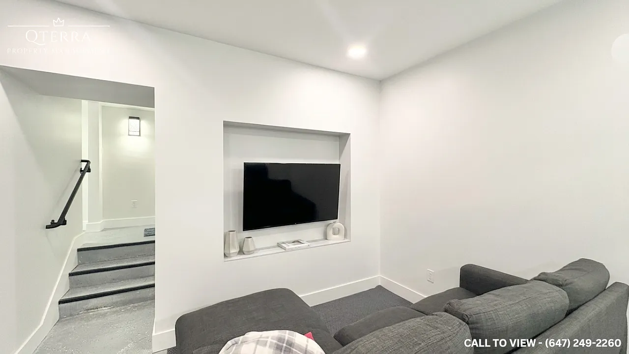 2 bed, 715 sqft, $2,150 — Photo 2