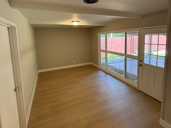 5th image of 2328 W Park Ave