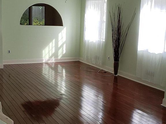 3rd image of 337 Glen Ave