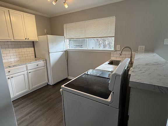 2nd image of 1660 Richmond Ave #11523622