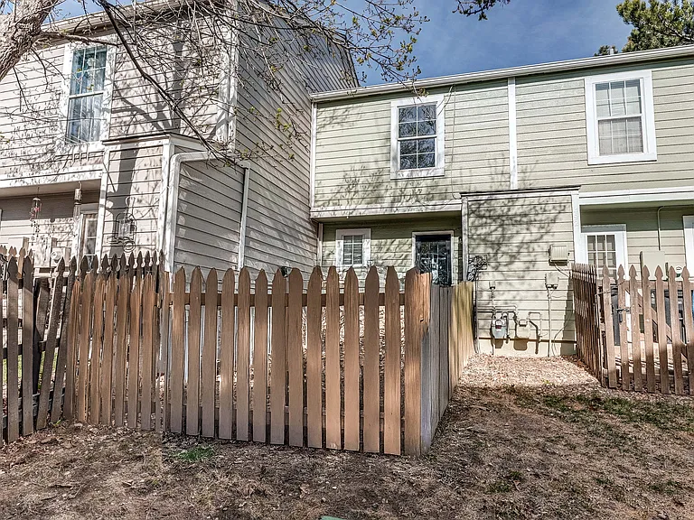 10494 W Dartmouth Ave — Photo 11