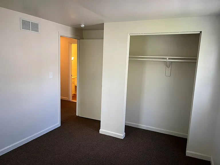 196 Vine Ln #1LEFT — Photo 14