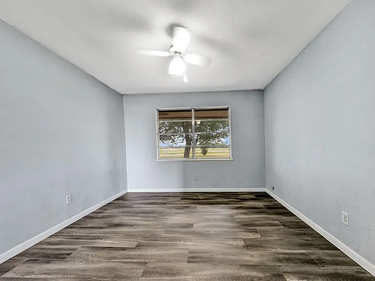 9209 FM 1570 N — Photo 12