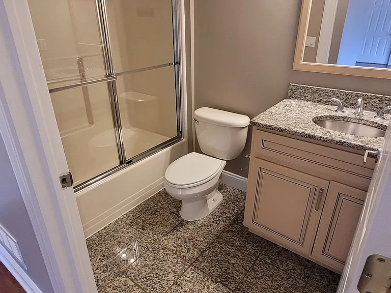 2nd Hall bath