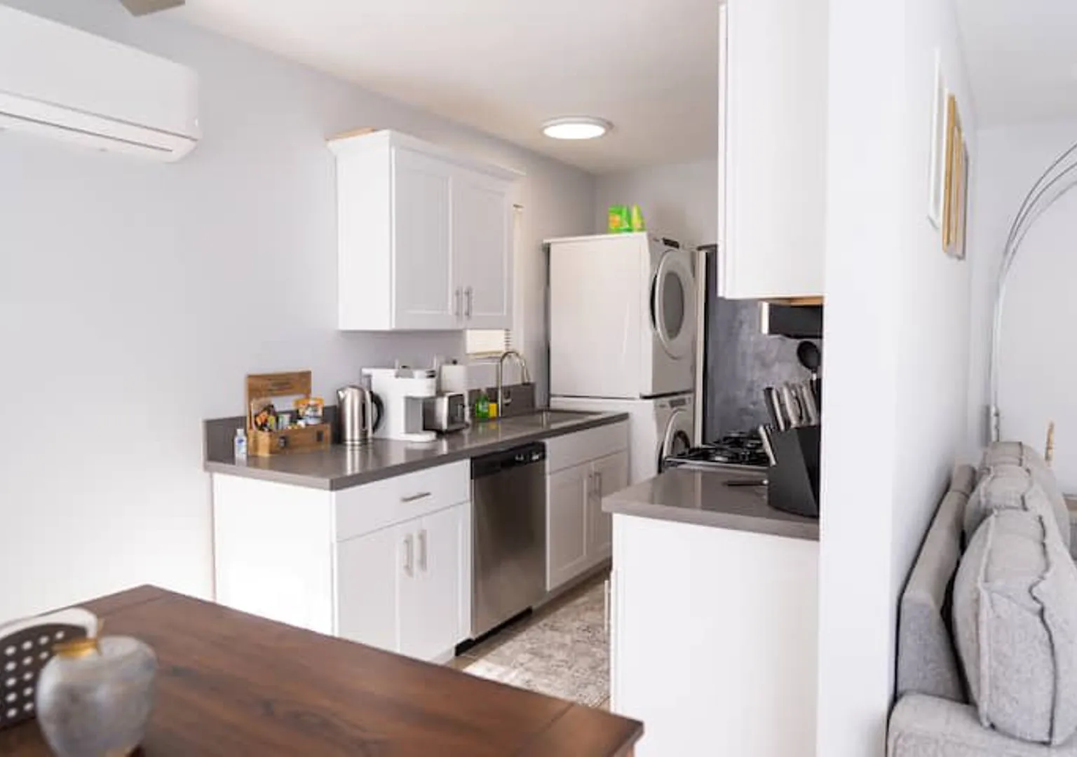 Newly Remodeled 1br Apt Near Noho Arts District P45 — Photo 3