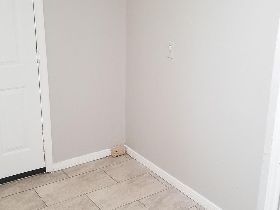 1st image of 4110 Fox Dr #4110