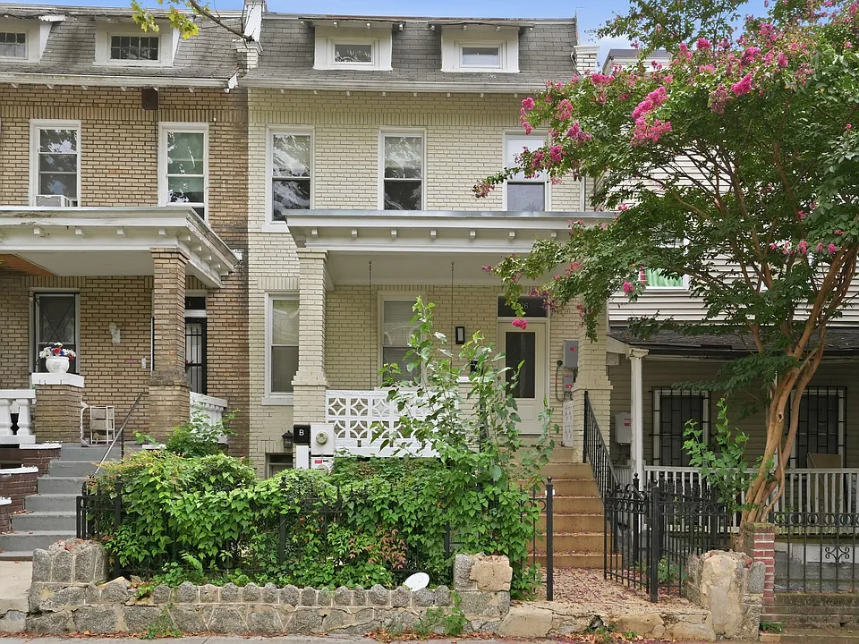 726 Quincy St NW #B