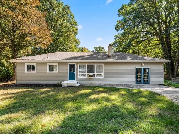 6906 Seminole Dr, Coloma, MI 49038