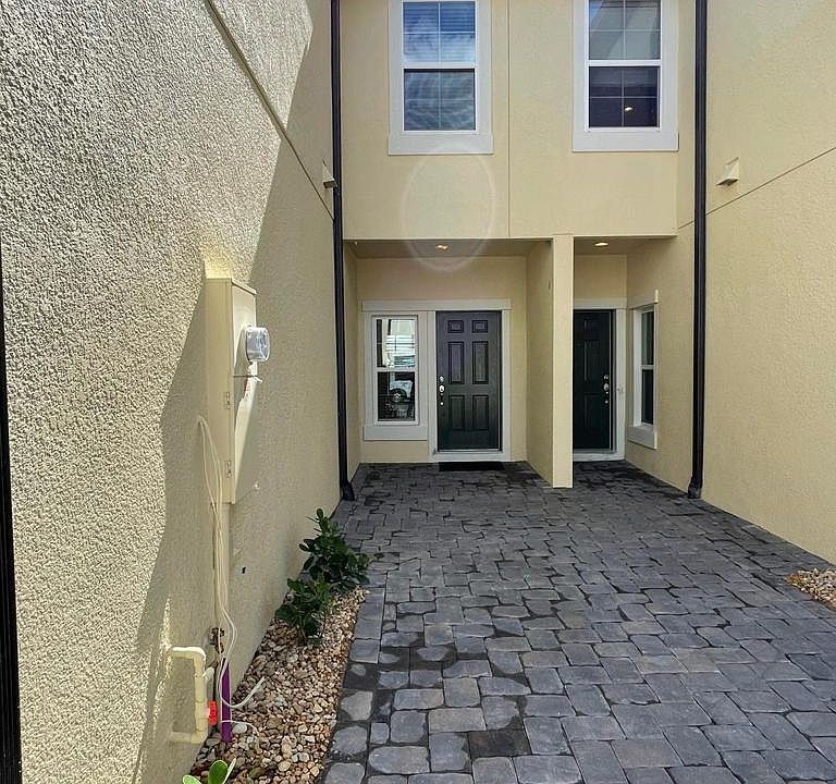 1st image of 29918 Southwell Ln
