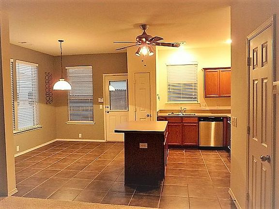 3rd image of 10541 Traymore Dr