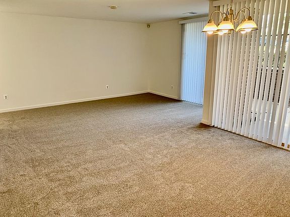 Living Room/ Dining Room