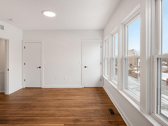 5th image of 7243 Kercheval Ave #H