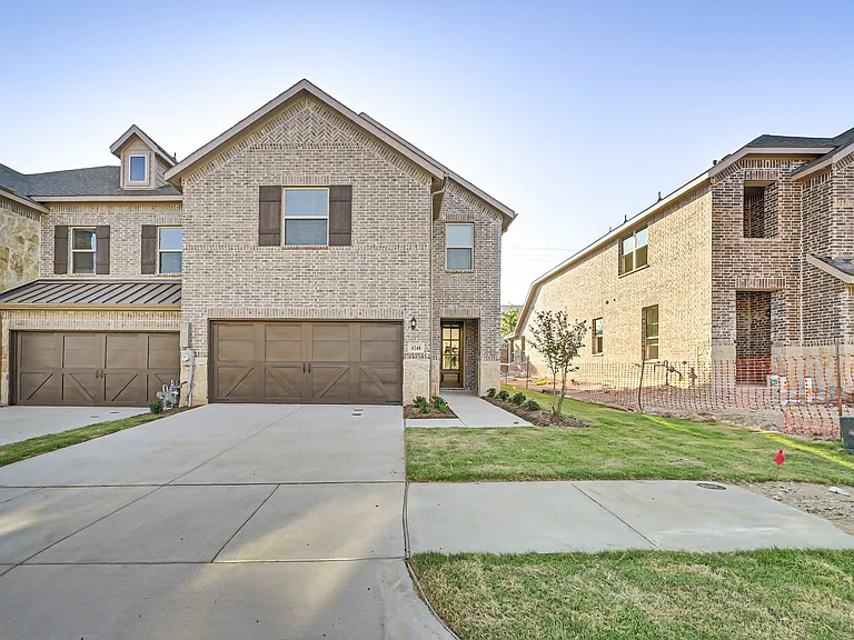 4248 Mingo Dr — Photo 2