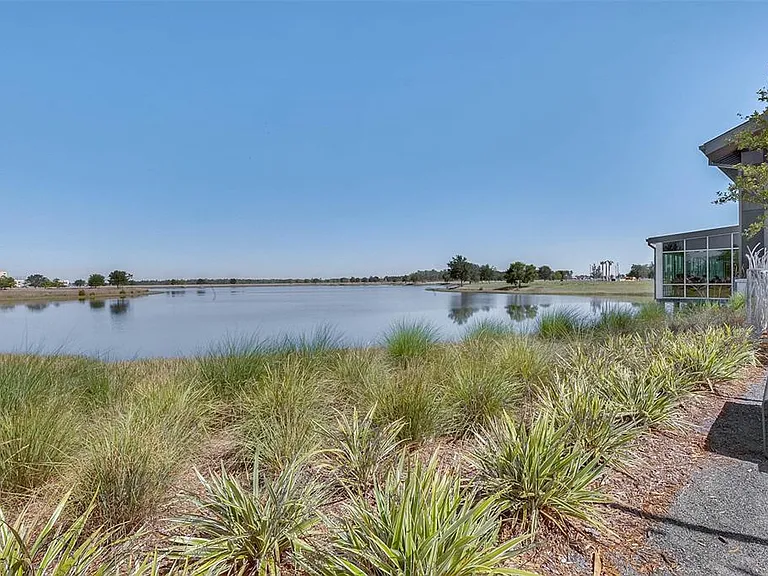 7035 Nemours Pkwy — Photo 37