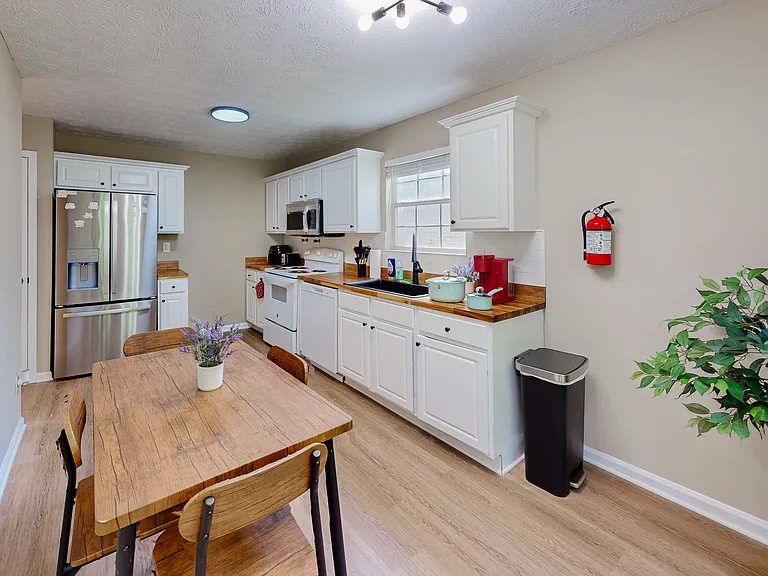 613 Pennybrook Ln — Photo 6