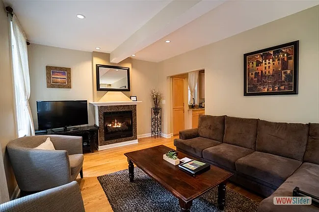 4 bed, 2400 sqft, $5,800 — Photo 2