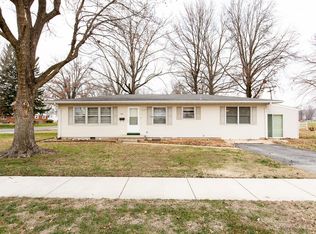 805 W Poplar St, Mascoutah, IL