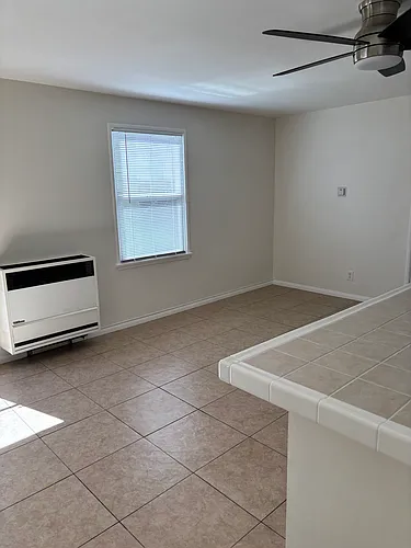 398 Carroll Park E #6 Photo 1