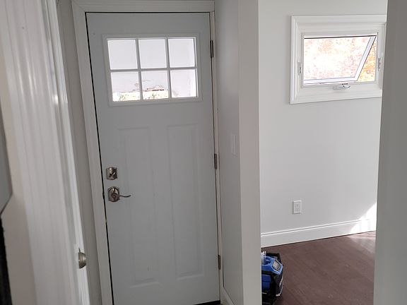 3rd image of 4 Marilyn Ave