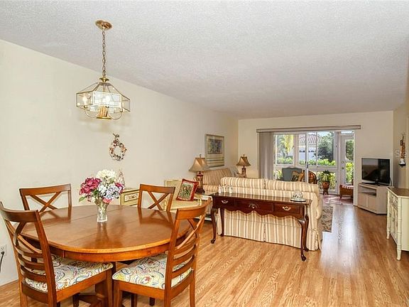 5th image of 101 Park Blvd S APT 112