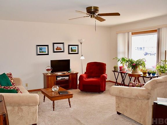 4th image of 364 Mona Ln