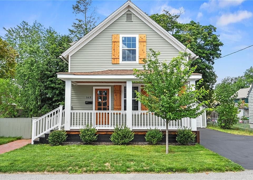 1st image of 163 Manolla Ave