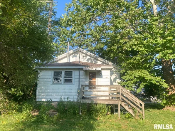 194 90th St, Roseville, IL 61473