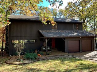 1462 Royal Springs Dr, Saint Louis, MO