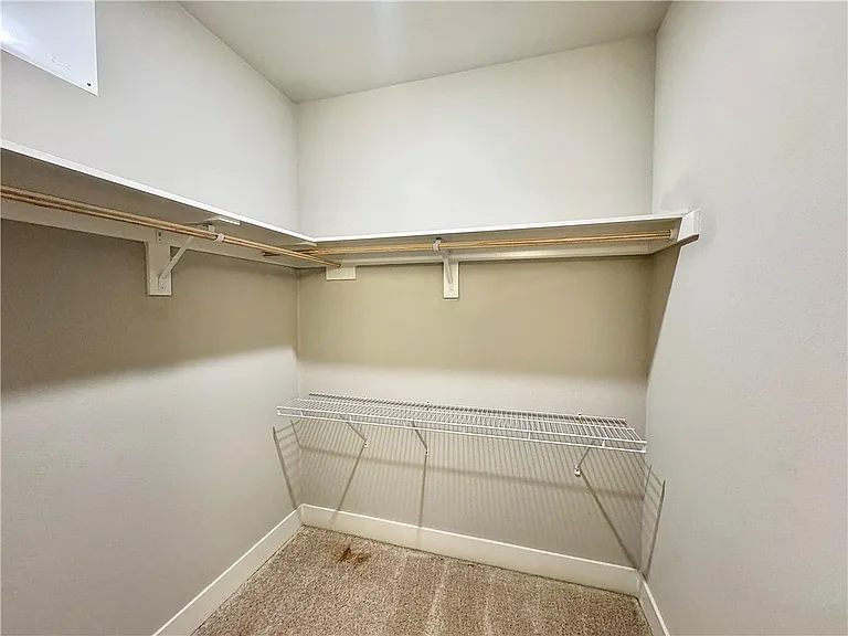 1011 NE Heights Ln — Photo 17