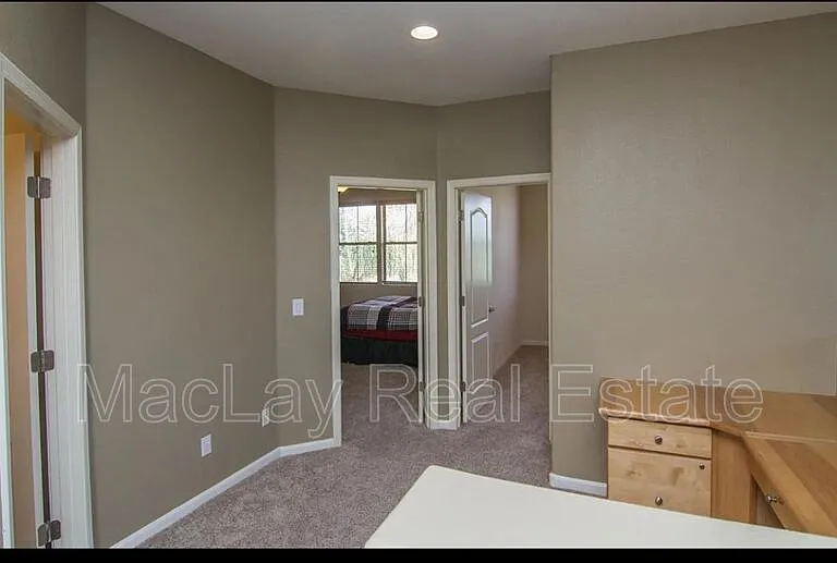 2290 N 135th Dr — Photo 7