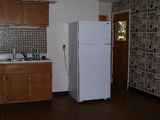 2nd image of 780 N Glenwood Pl