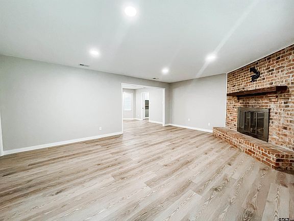 5th image of 14067 Saylors St