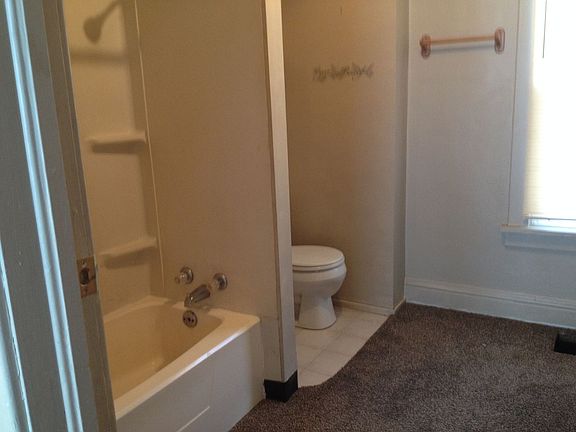 3rd image of 420 4th St SE