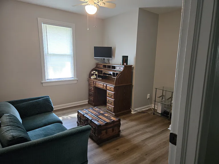 1115 Stewart Dr — Photo 16