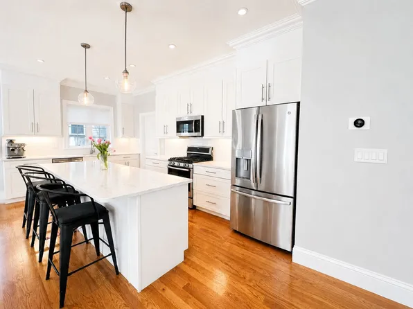 37 Neponset Ave, Boston, MA 02131