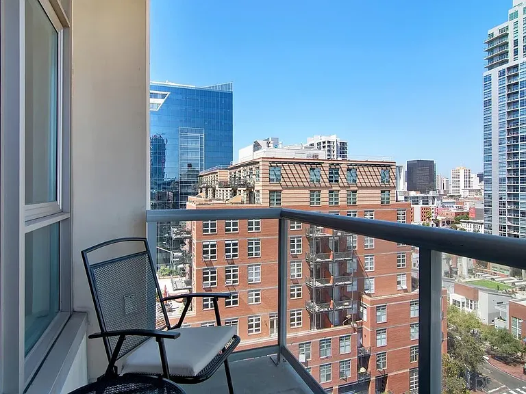 427 9th Ave #1107 — Photo 21