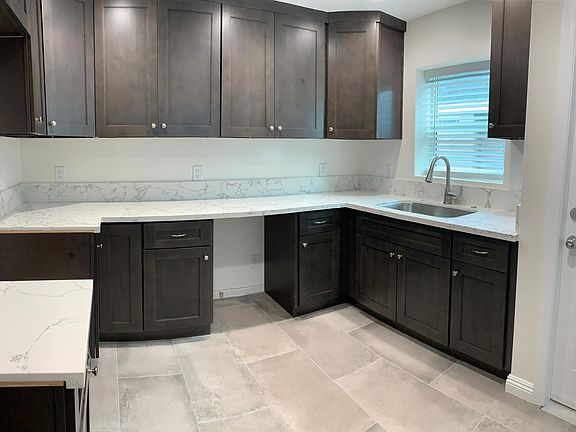 4th image of 3034 Cedar Ave