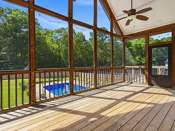 4th image of 132 Oaklyn Hills Dr