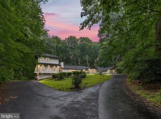 9711 Meadowlark Rd, Vienna, VA 22182