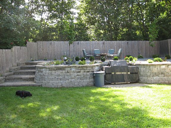 stone wall/raised garden