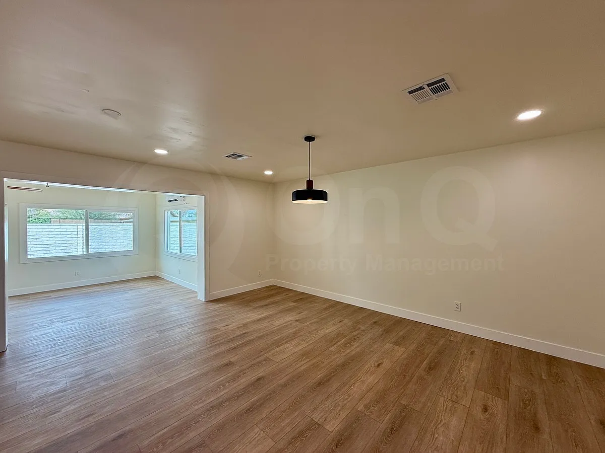 3 bed, 2.0 bath, 1662 sqft, $2,295 — Photo 4