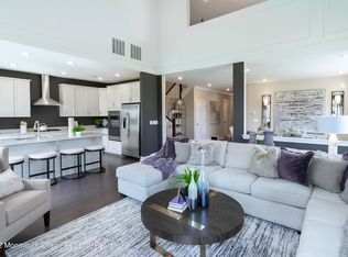 4 Fillmore Dr, Monroe Township, NJ 08831