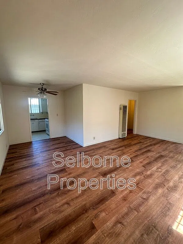 2 bed, 1.0 bath, 950 sqft, $2,065 — Photo 4