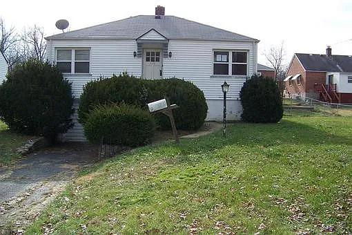 21 Doris Dr photo 1