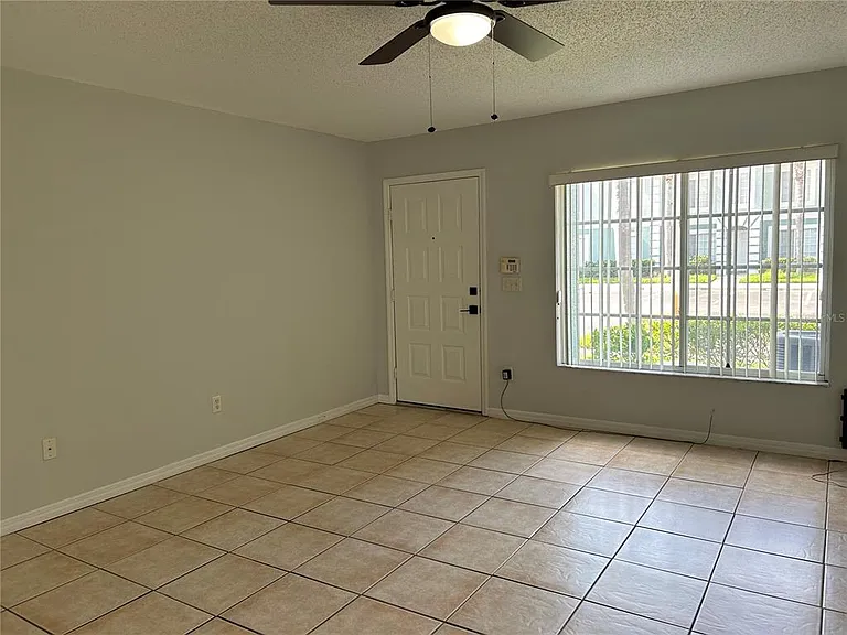 1727 Fluorshire Dr — Photo 7